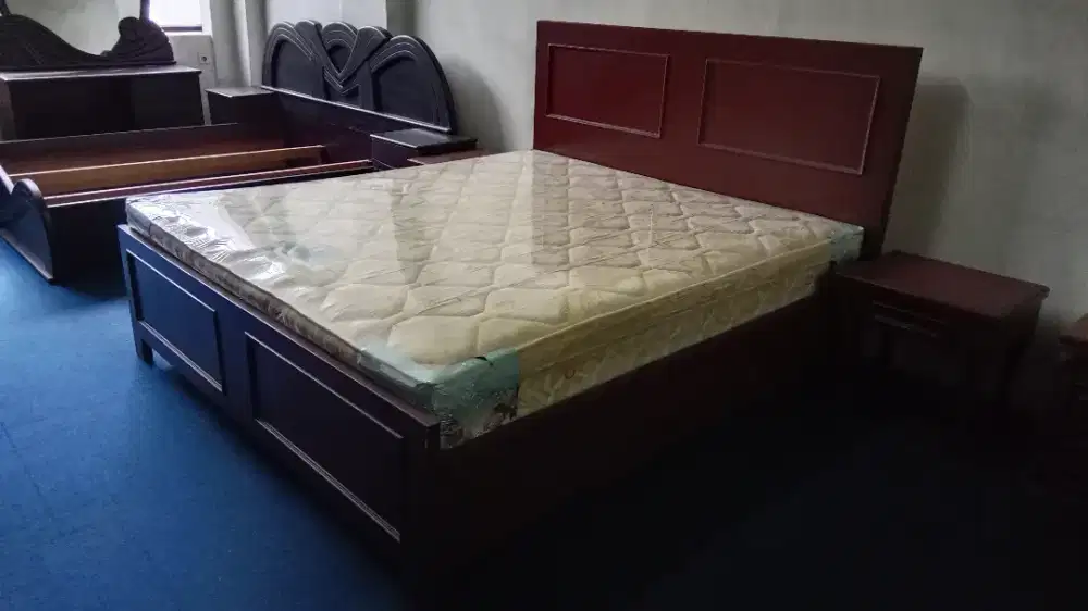 TEMPAT TIDUR ADA BOX KANAN DAN KIRI