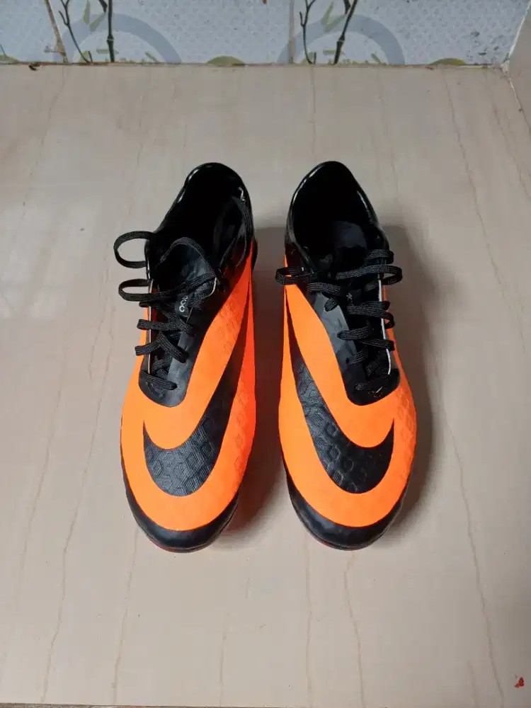 Sepatu Bola Nike Hyper Venom