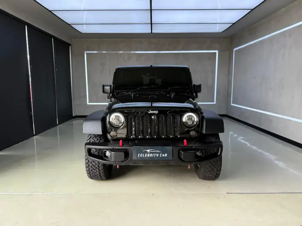 KM 55.188 Jeep Wrangler Sport Renegade Hitam 2015