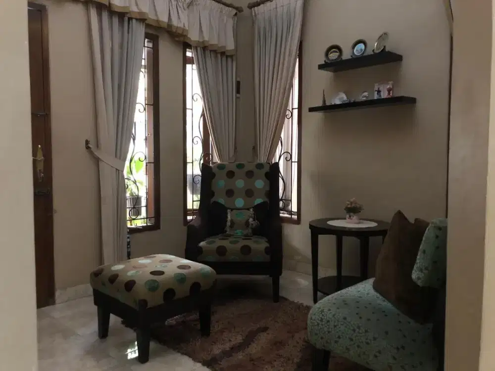 Dijual Rumah di Dalam Komplek Cipamokolan Riung Bandung.