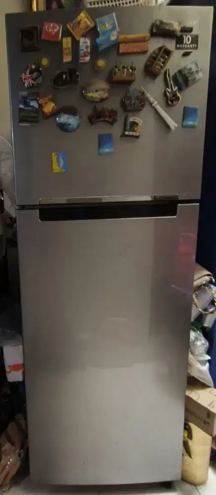 Di jual kulkas bekas ( samsung dan polytron) 2 pintu