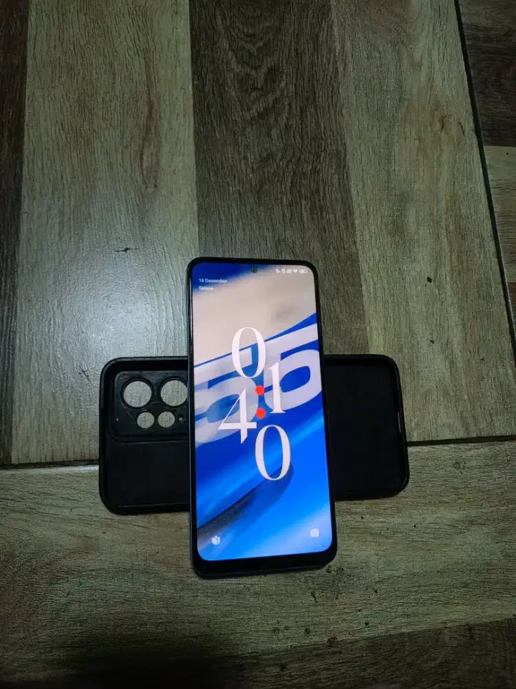 Xiaomi note 12  layar amoled