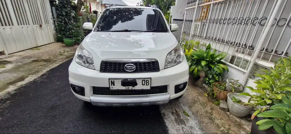 Terios TX AT 2011 Putih