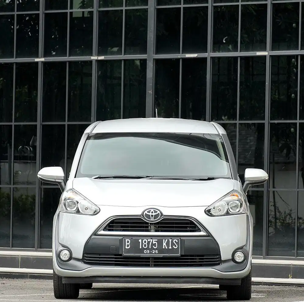 Toyota Sienta 2016 V matic. Km 45rb