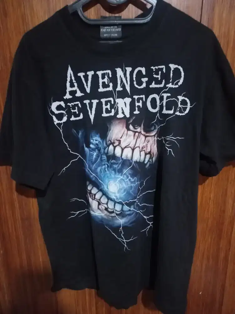 Jual berbagai macam kaos branded