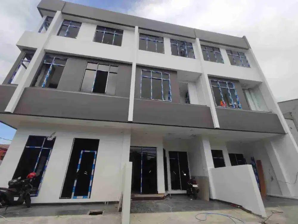 Dijual Rumah bisa buat usaha dan Kantor dengan akses jalan 2 mobil pembayaran bisa KPR