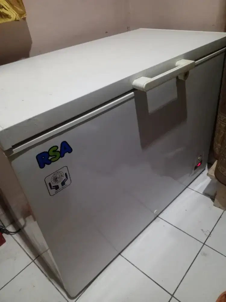 Dijual cepat mau pindah Deep Freezer RSA 310 liter