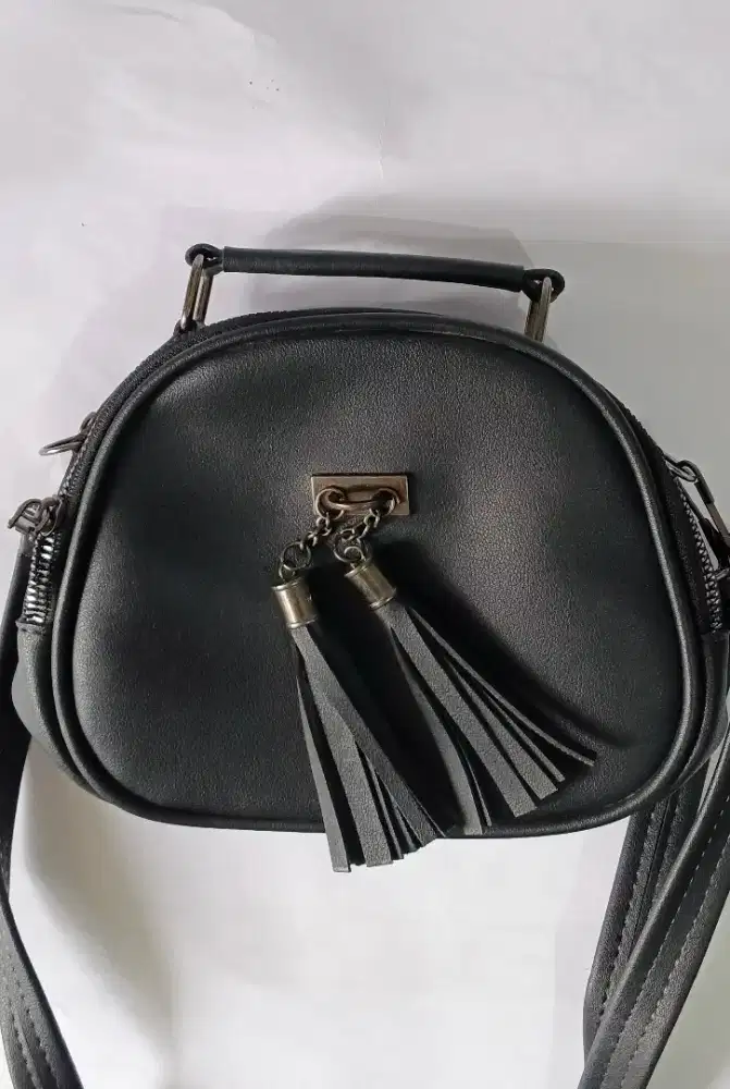 Tas selempang wanita