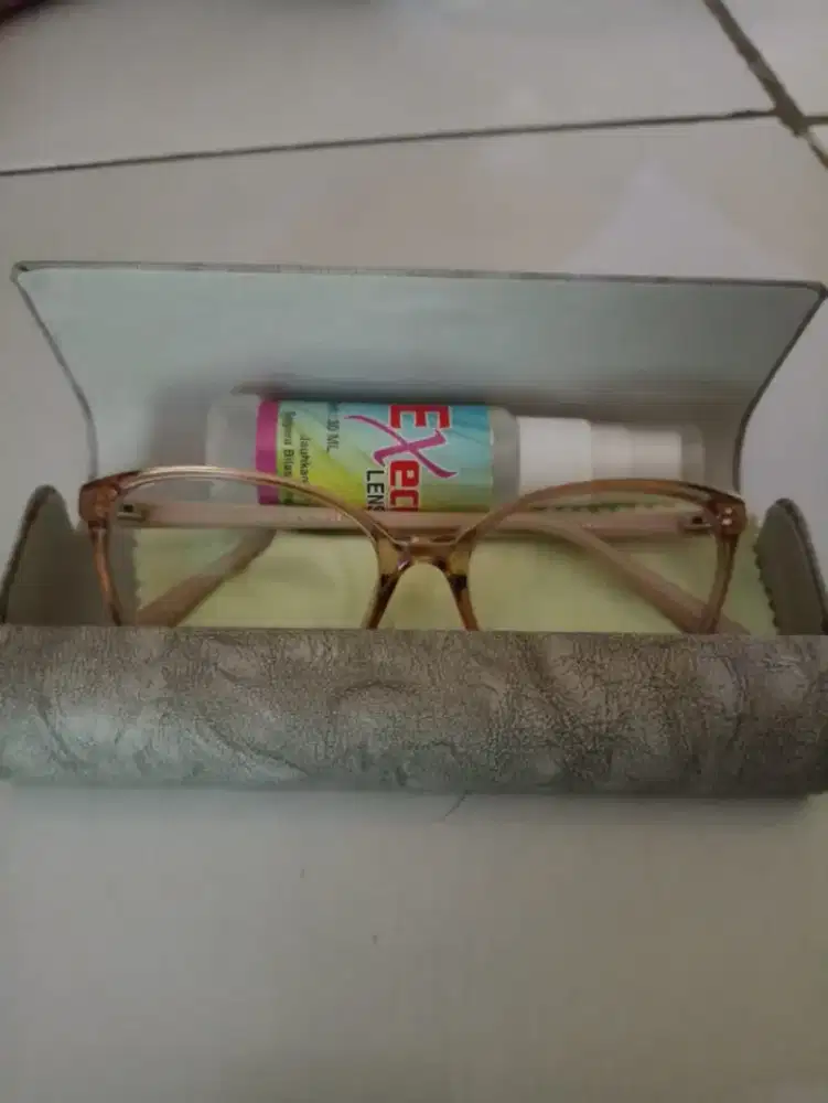 Kacamata lensa bluechromich (tidak minus)