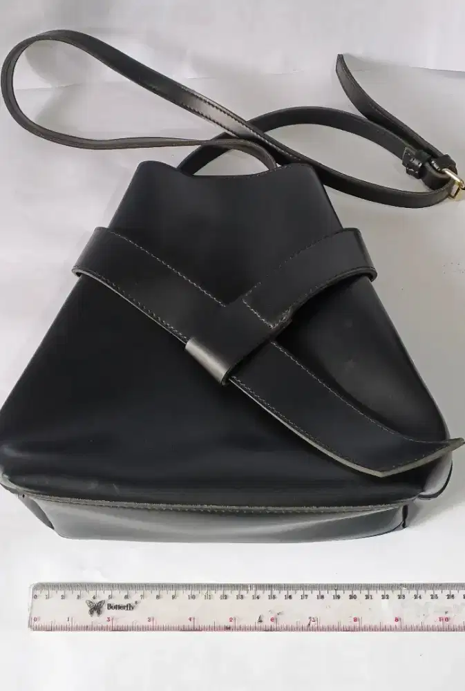 Tas selempang wanita