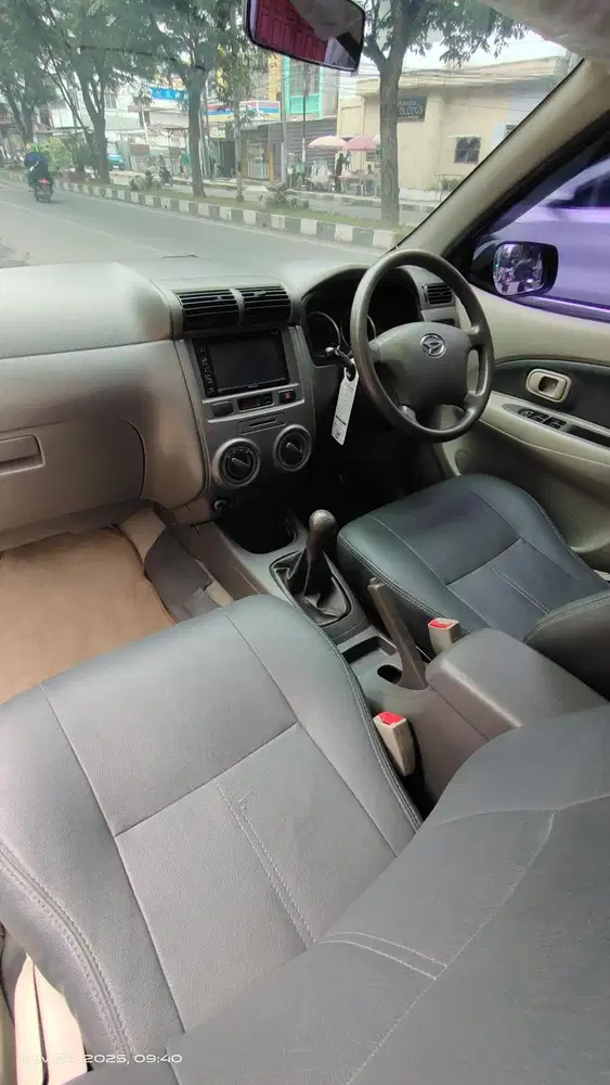 Daihatsu Xenia 2010 Bensin