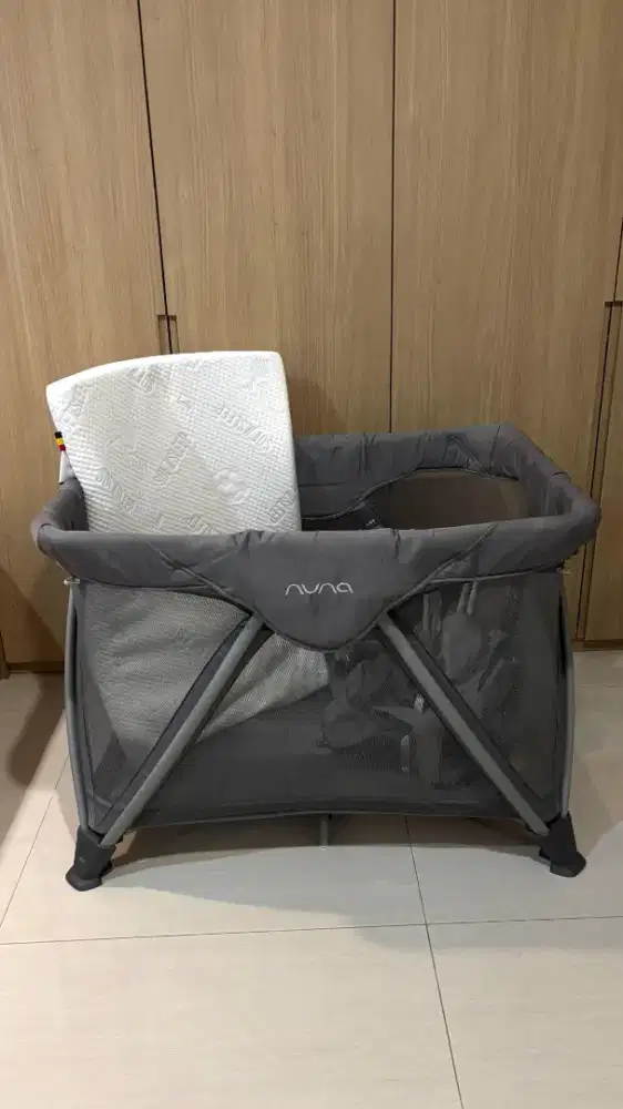 Nuna Sena Crib
dan Matras
