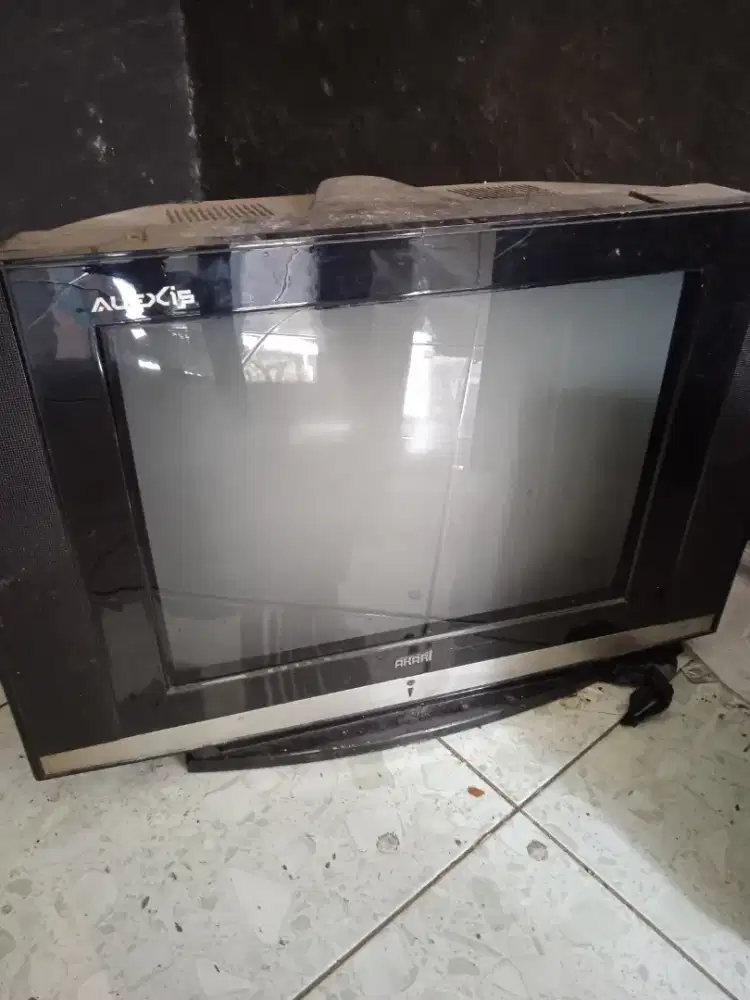 Dicari TV rongsok. Rusak. TV tabung