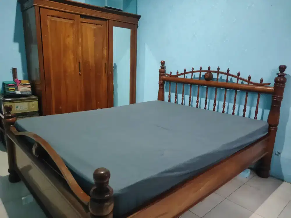 Lemari dan dipan kayu jati