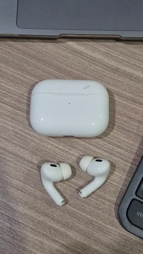 Airpods Pro gen 2 Type C wireless charging