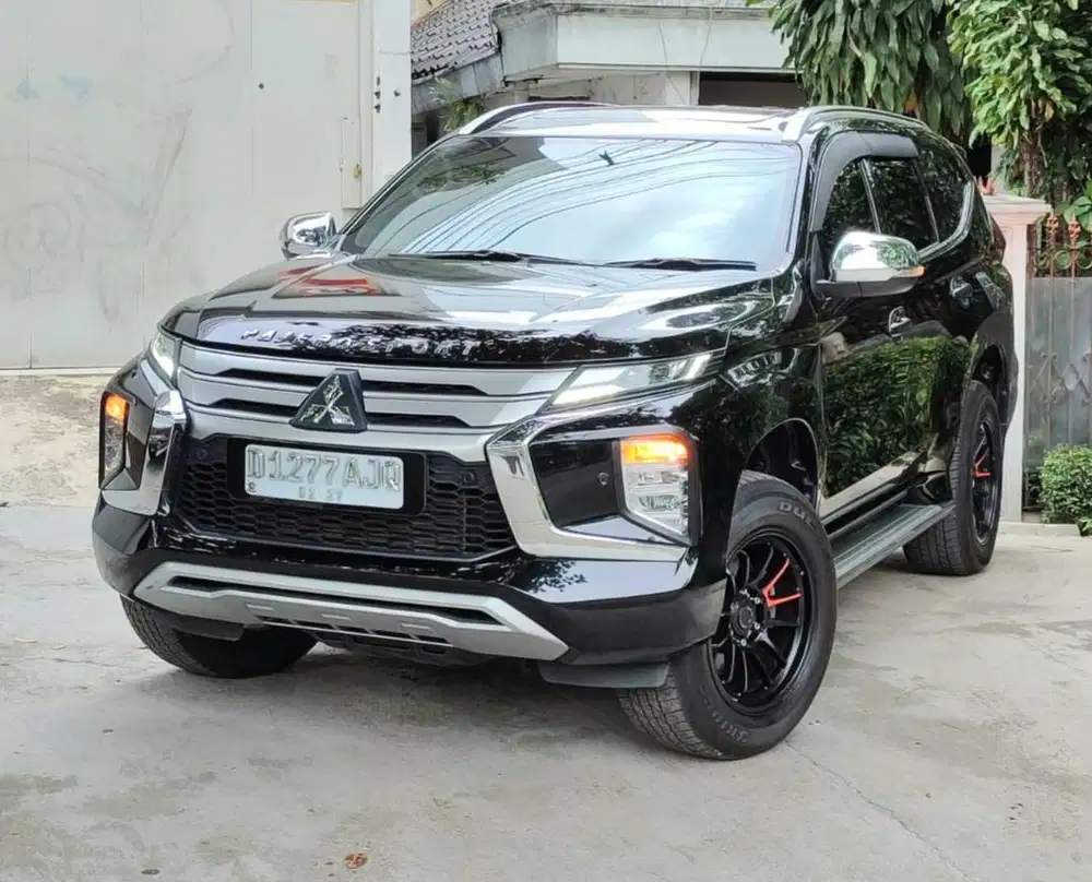 PAJERO SPORT DAKAR 2.4 AT 2022 LowKM 27rb RECORD MITSUBISHI BANDUNG