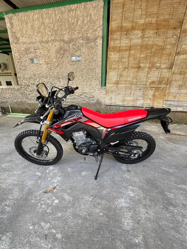 CRF TAHUN 2024 KILOMETER RENDAH