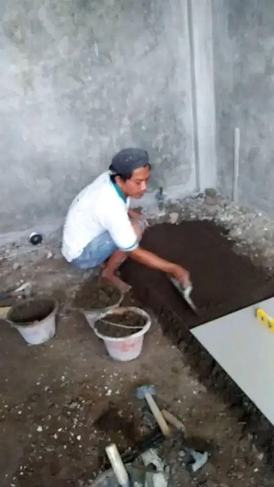 Tukang bangunan satu paket