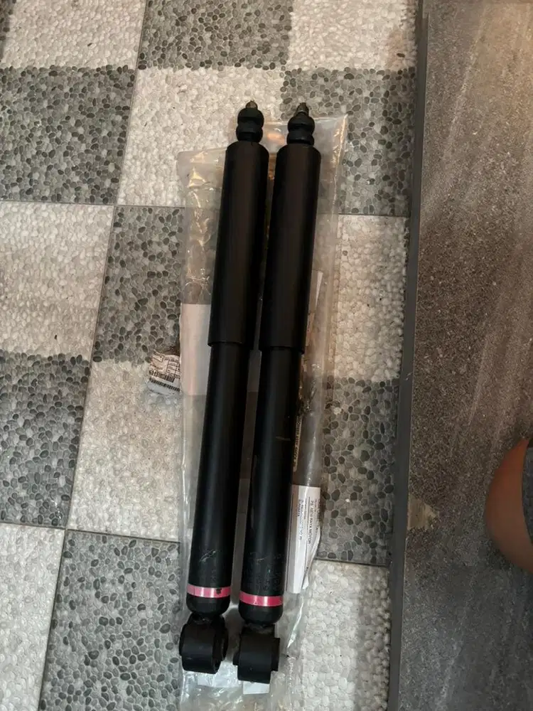 Shockbreaker belakang fortuner VRZ