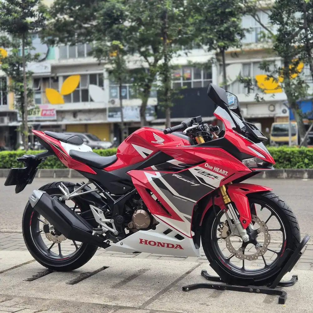 HONDA NEW CBR 150R NON ABS 2023 RED RACING KM 200 PAJAK ON SIAP JALAN