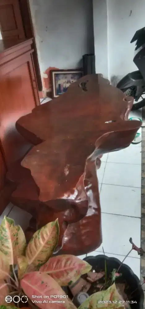 Meja akar jati antik