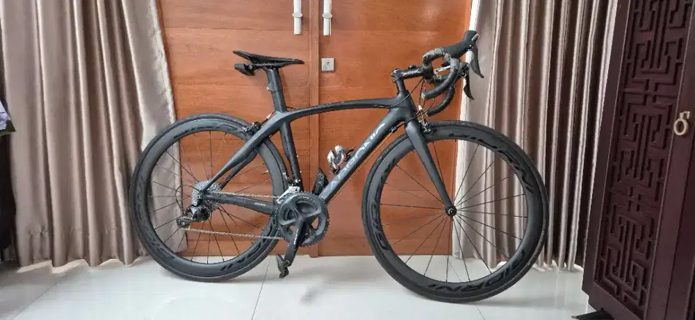Sepeda Custom Frame Carbonio Lightning & Groupset Shimano 105 Bekas
