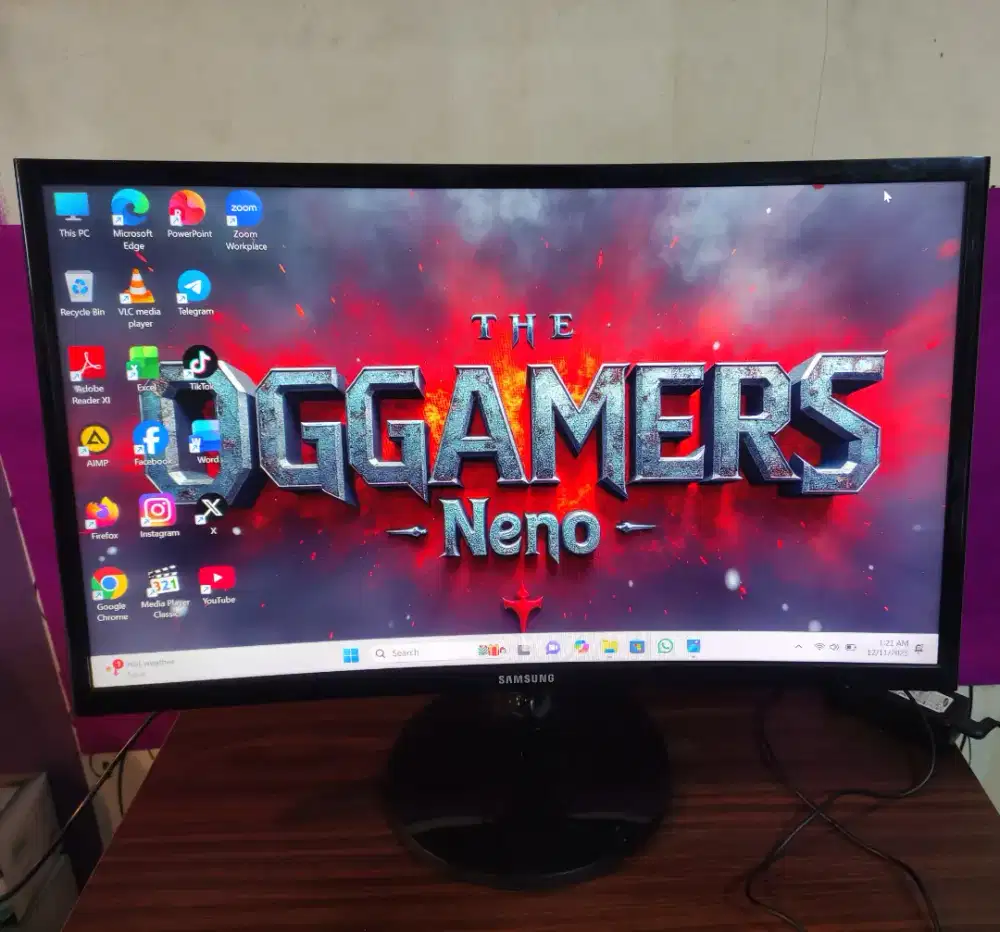 Monitor Samsung Curve (melengkung)