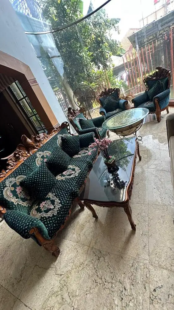 Dijual Sofa set ukiran jati