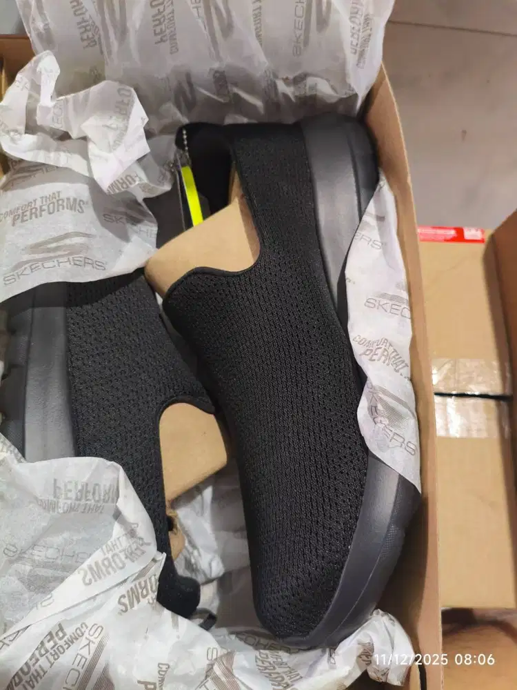 Jual Rugi Gak Jadi Pakai Sepatu Baru Skechers Ori