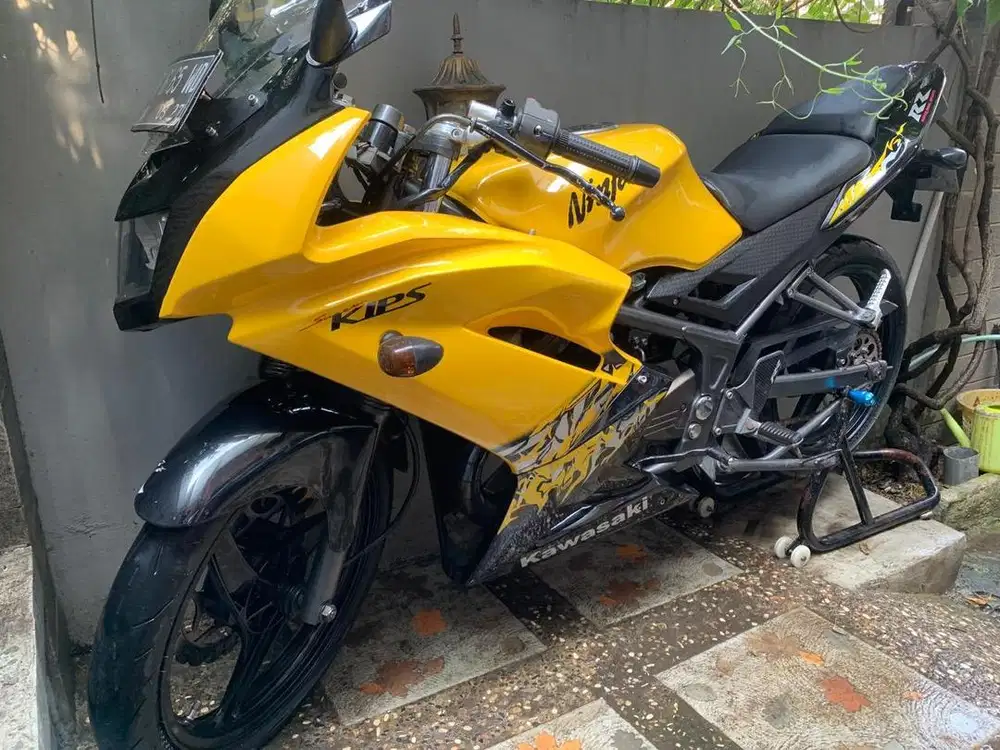 Dijual motor Kawasaki Ninja RR tahun 2015