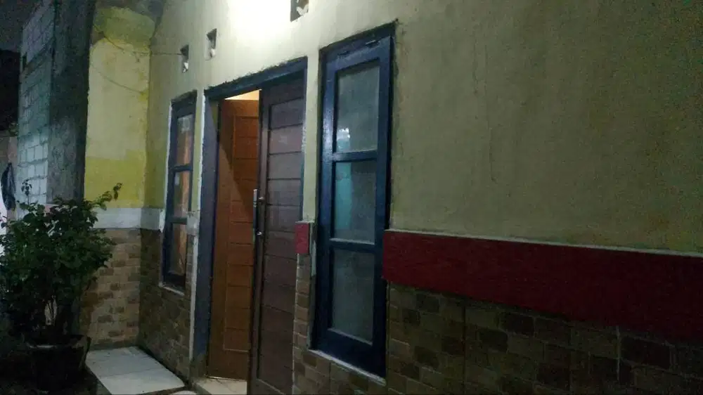 Dijual Cepat Rumah + Ruko Strategis 2 Lt Luas 72m² - Nego Sampai Jadi