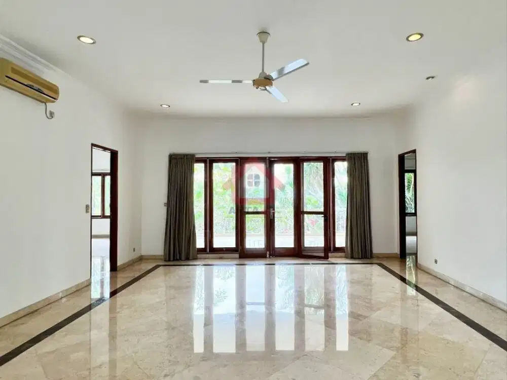 Rumah Bagus Ada S Pool Siap Huni Di Kemang