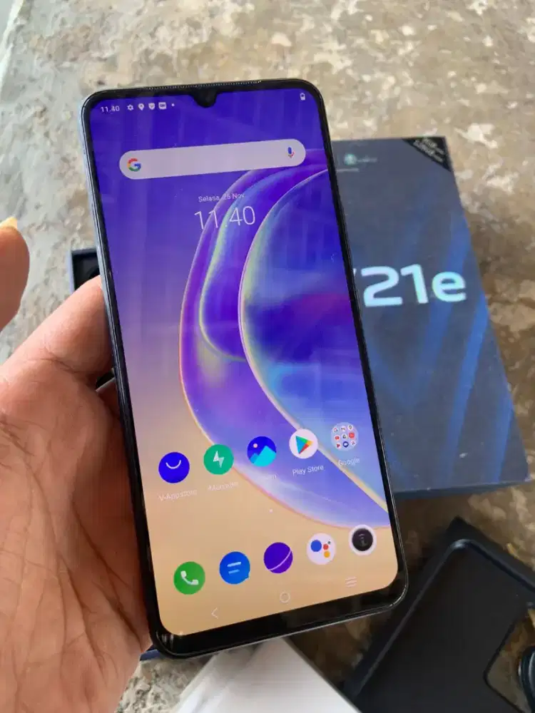 Vivo V21e Ram 8+4/128gb redmi amoled sidik jari dilayar no minus