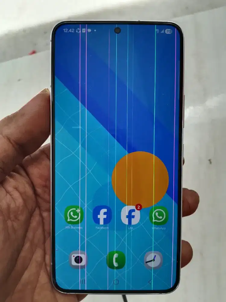 Samsung S22 inter 5G unit only. Baca desk