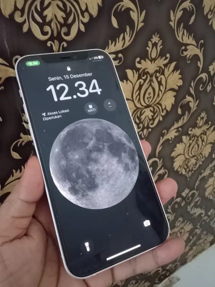 Di jual hp IP 12 ram 128 inter