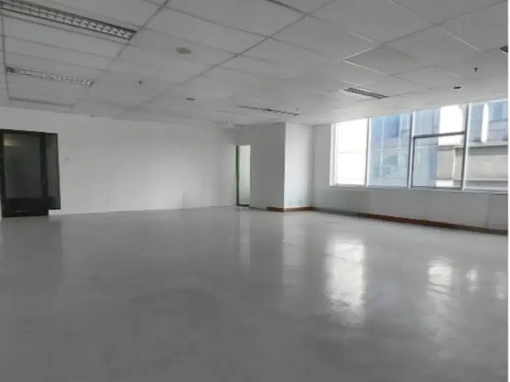SEWA KANTOR DI JAKARTA PUSAT  SALEMBA  100M2  BARE  130K NEGO