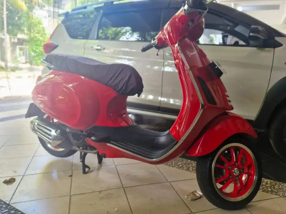 Vespa Primavera Red Edition 2020 ( Limited edition )