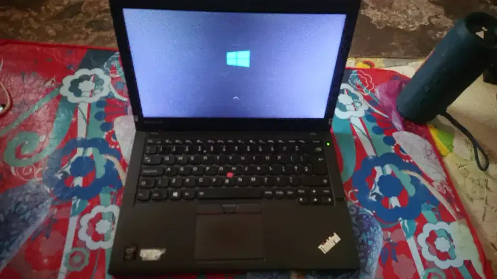 Leptop lenovo thinkpad cor i7 x250 ssd 120gb ram 8gb