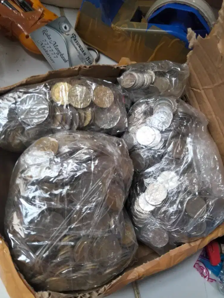 Koin Malaysia 9 kilogram.