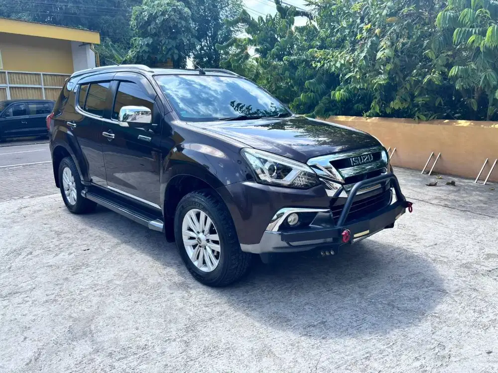 2017 isuzu MU-X 2.5 Premiere Plat F nonot mobil bekas sekoto kediri