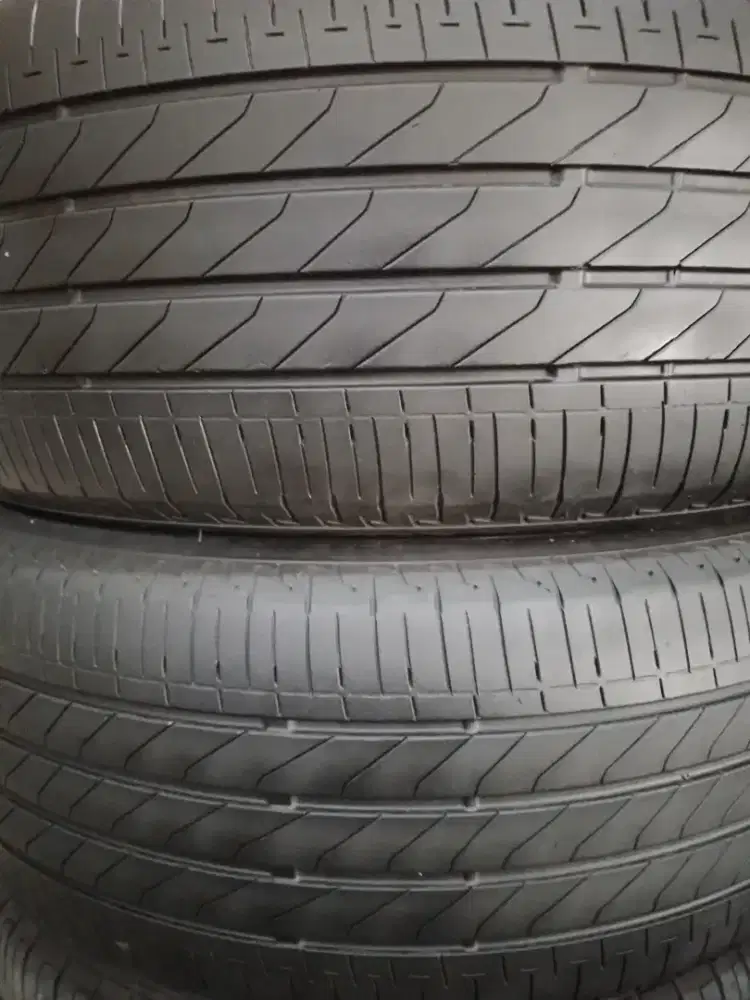 Ban bridgestone 215/55/R17 nik 2024