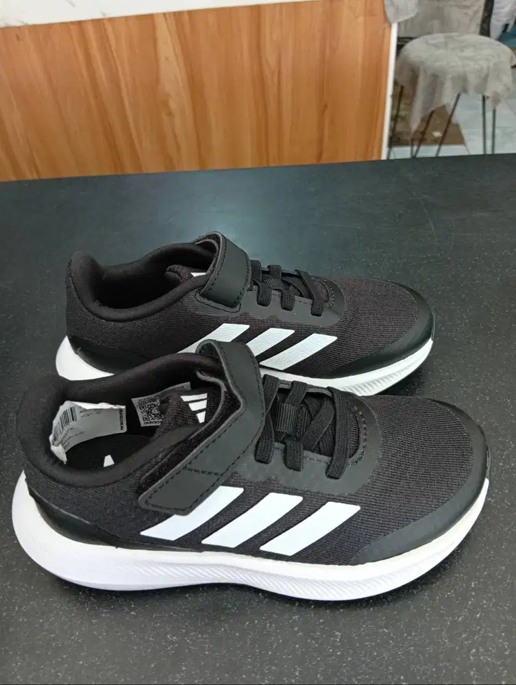 Sepatu adidas ori size 29