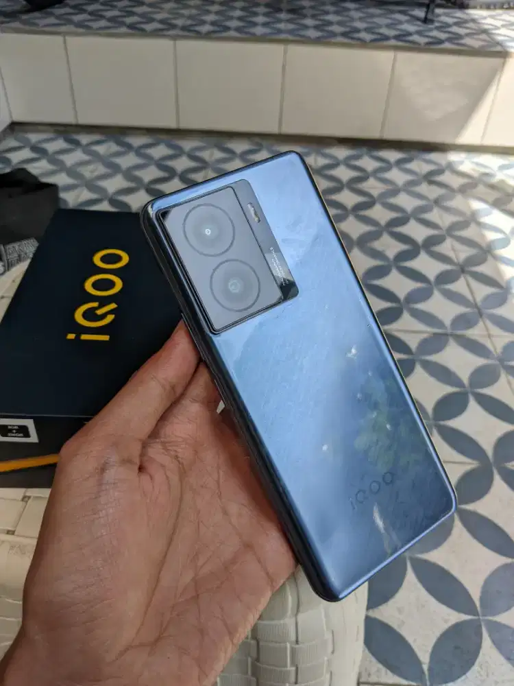 Iqoo Z7x 8/356 lengkap mulus