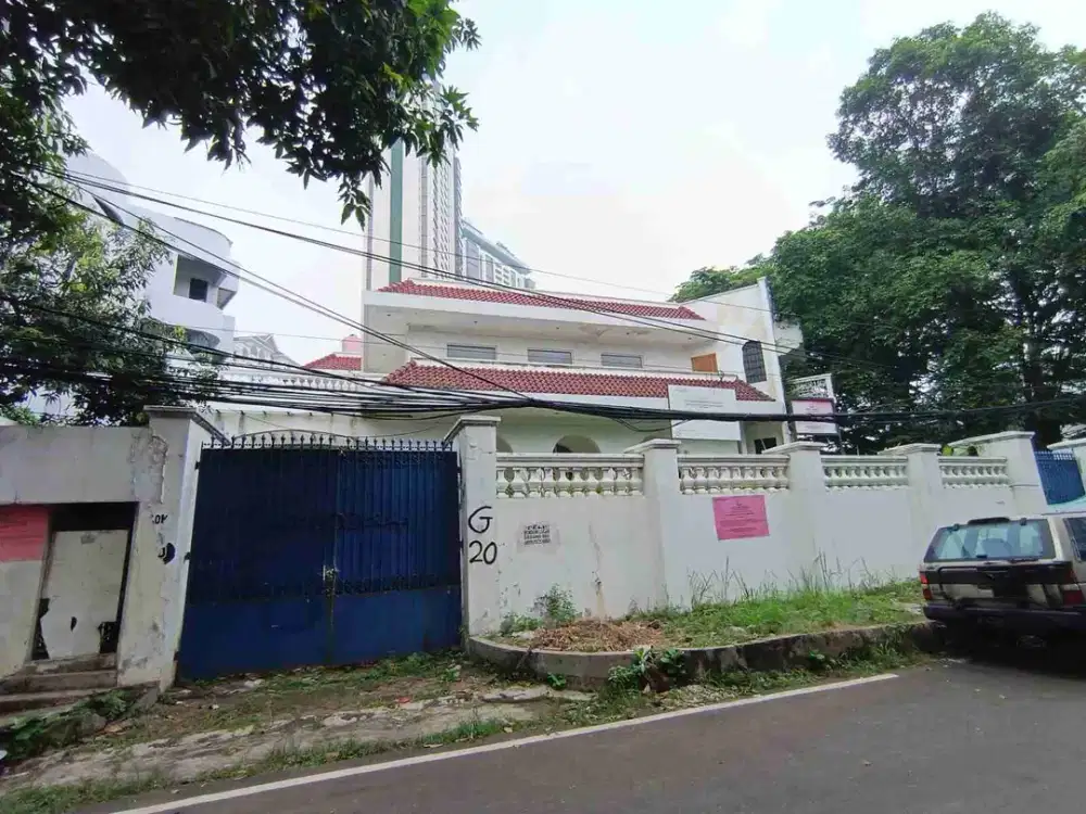 Rumah Strategis di Jl Simpang Garden Kby Selatan Jakarta Selatan