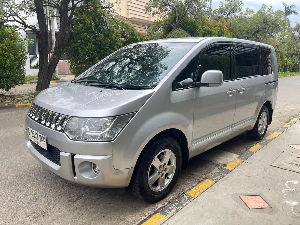 Mitsubishi Delica 2015 Bensin