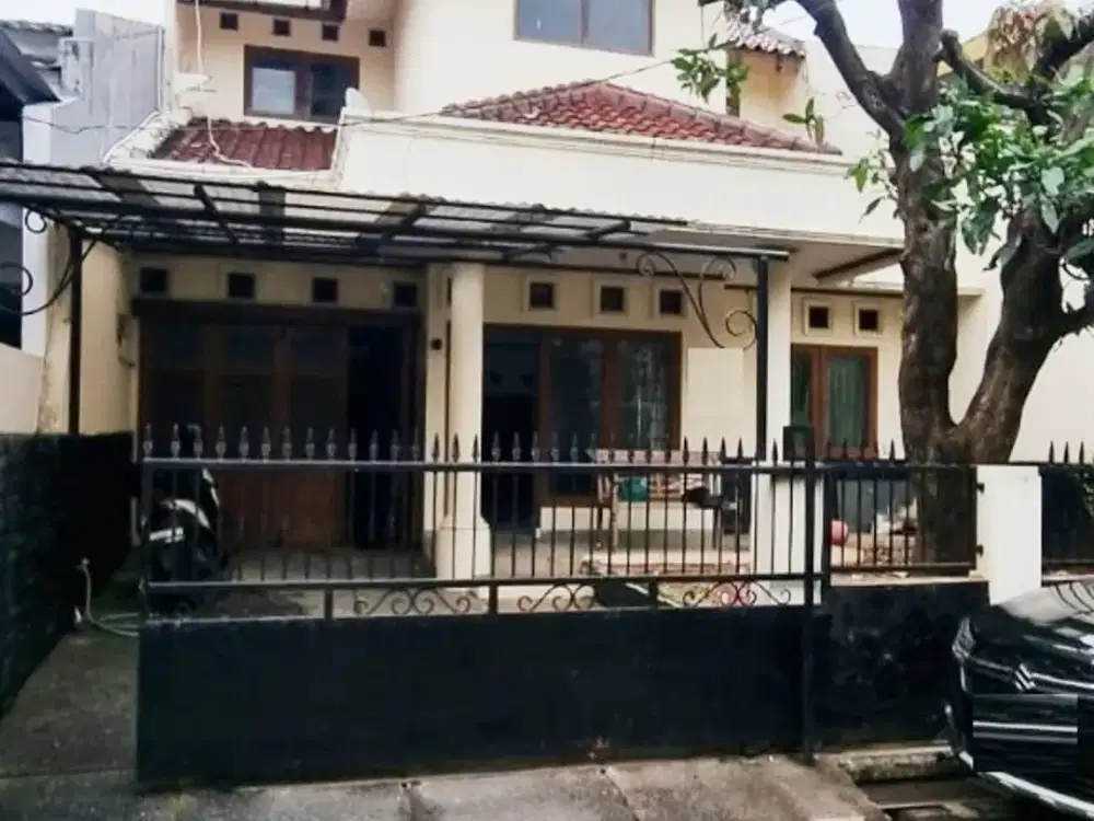 Rumah Lama. Semi Furnished. Bebas Banjir di Komplek Puri Flamboyan, Rempoa, Ciputat Timur