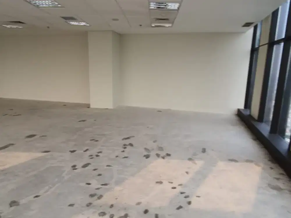 SEWA KANTOR DI  JAKARTA  SELATAN TB SIMATUPANG  194M2  BARE  194K  NEGO