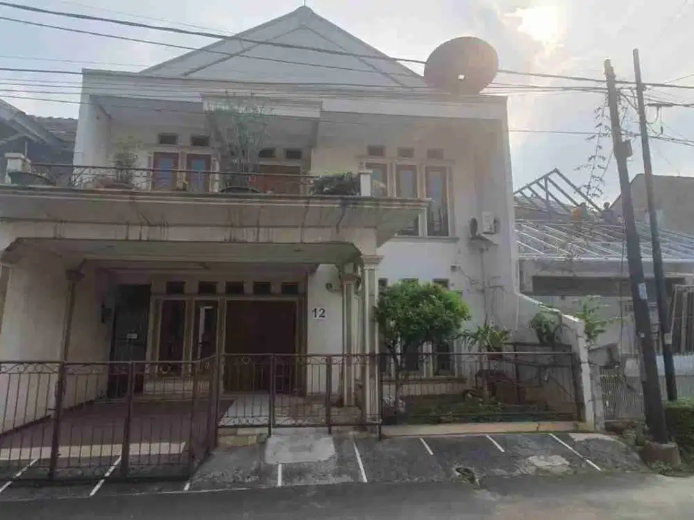 Rumah Lama 2lt di Jl Pelikan II Bintaro Sek 2 Tangerang Selatan