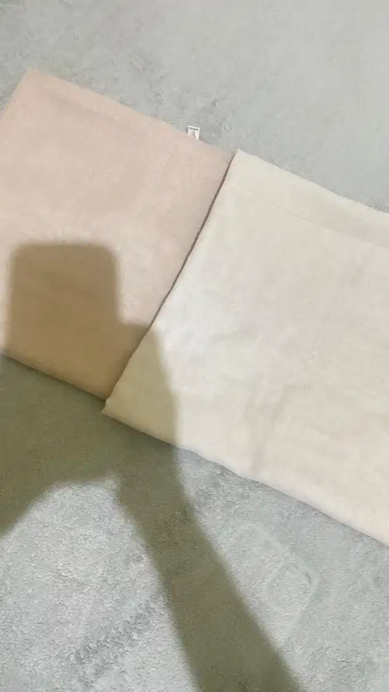 Hijab Warna Cream Biskuit Dan Hijab Warna Ivory (25ribu Dapet 2 Hijab)