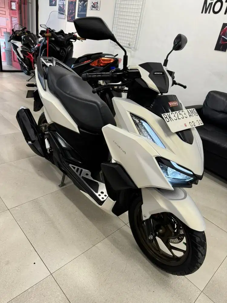 [Odo 6RB KM] New Honda Vario 160 Tipe ABS tahun 2025 warna Putih Doff